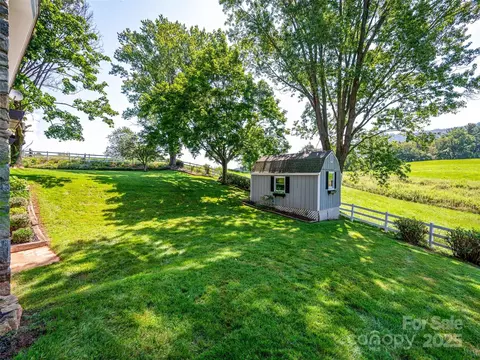 134 Lone Oak Dr, Clyde, NC 28721 photo 38