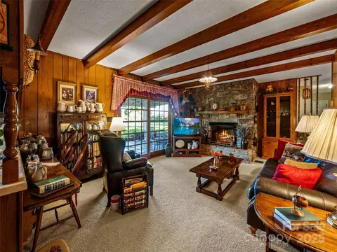 134 Lone Oak Dr, Clyde, NC 28721 photo 6