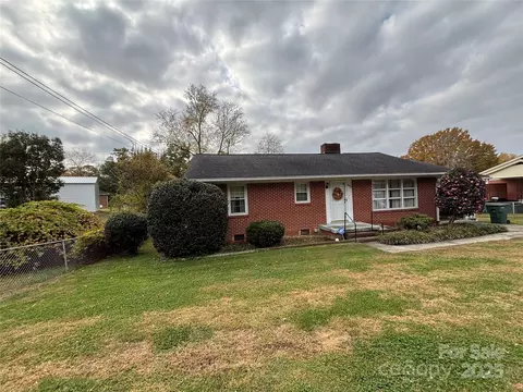 1623 Kimberly Dr, Gastonia, NC 28052