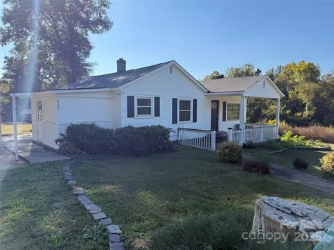 8208 Lawyers Rd, Charlotte, NC 28227