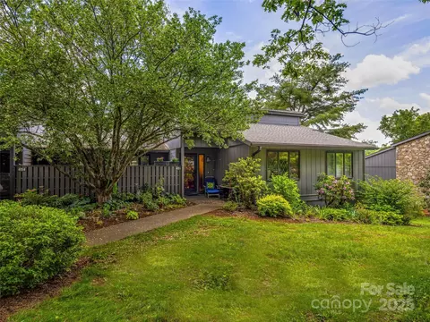 405 Crowfields Dr, Asheville, NC 28803
