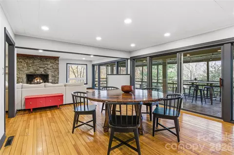 1373 Dogwood Dr, Maggie Valley, NC 28751