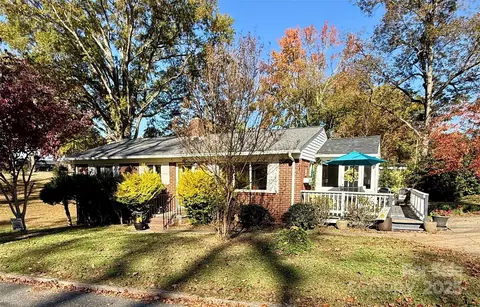 302 W Carroll St, Cherryville, NC 28021