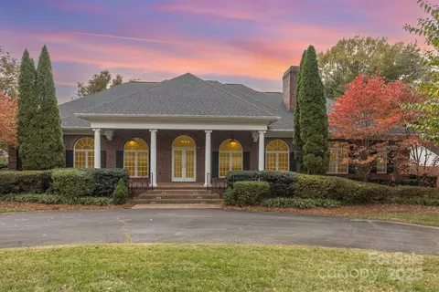 811 14th Nw Ave NW, Hickory, NC 28601
