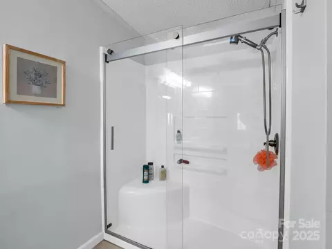 Bath - 3970 Silver Trl, Morganton, NC 28655 photo 3 of 5