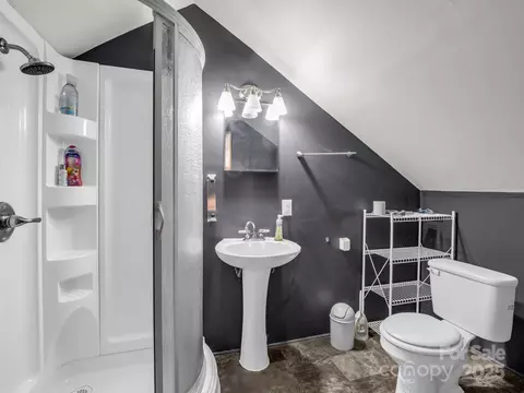 Bath - 3970 Silver Trl, Morganton, NC 28655 photo 5 of 5