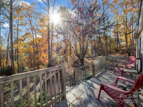 Exterior - 3970 Silver Trl, Morganton, NC 28655 photo 5 of 10
