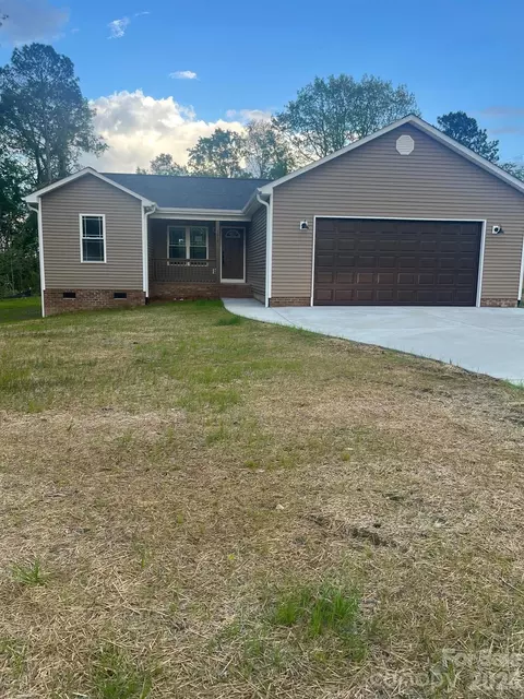 1818 Maple Ln, Lincolnton, NC 28092