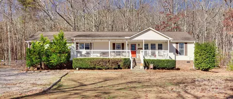 966 Laurelwood Dr, Clover, SC 29710