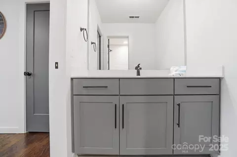 468 E 33rd St, Charlotte, NC 28205 photo 40