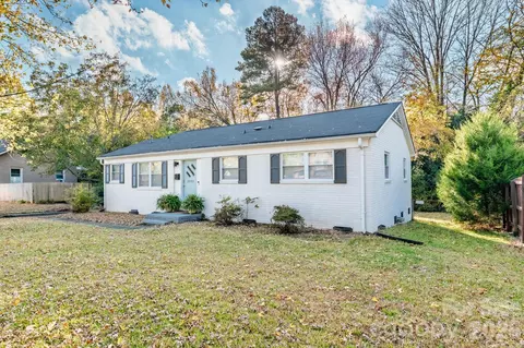 2333 Birchcrest Dr, Charlotte, NC 28205