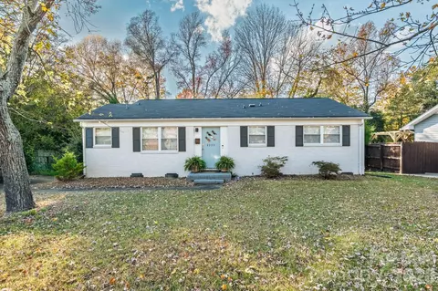 2333 Birchcrest Dr, Charlotte, NC 28205
