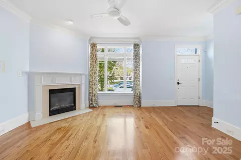 Living - 329 Spring St, Davidson, NC 28036 photo 2 of 3
