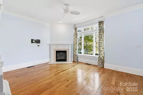 Living - 329 Spring St, Davidson, NC 28036 photo 1 of 3