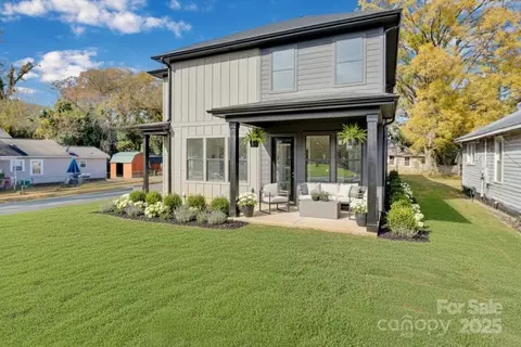 1024 Pryor St, Charlotte, NC 28208