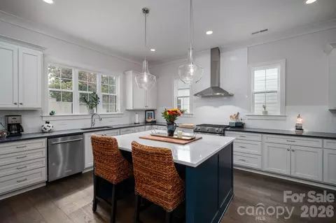 10 Oak St, Belmont, NC 28012