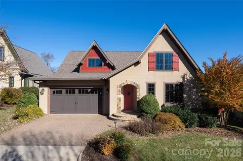 38 Chantilly Dr, Asheville, NC 28804