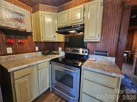 Kitchen - 114 Beacon Hl, Ellenboro, NC 28040 photo 3 of 4