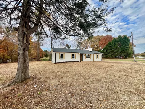 9 Walter St, Stony Point, NC 28678