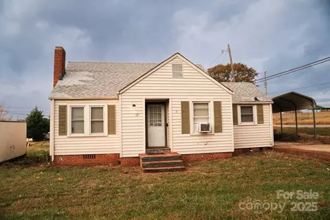 121 Martin St, Ellenboro, NC 28040