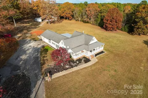 203 Providence Rd, Forest City, NC 28043