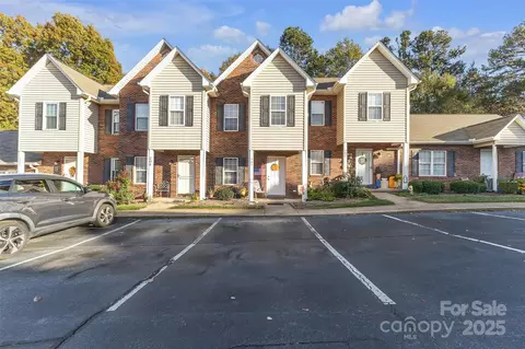 1096 22nd Ne 303 St NE #303, Hickory, NC 28601