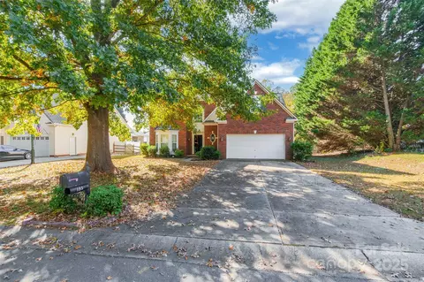 195 Pamlico Ln, Mooresville, NC 28117