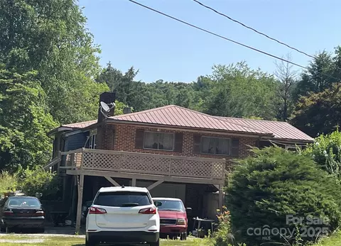 115 Creasman Hill Rd, Mills River, NC 28759