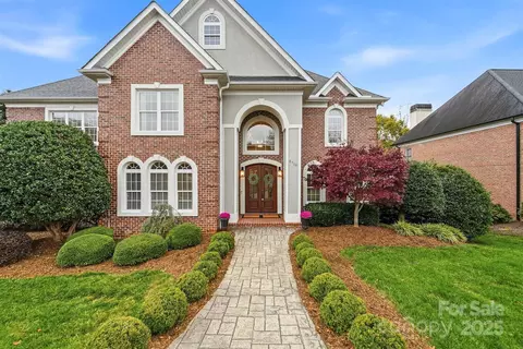 3710 8th Street Nw Pl NW, Hickory, NC 28601