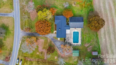 1404 Old Mill Rd, Lincolnton, NC 28092