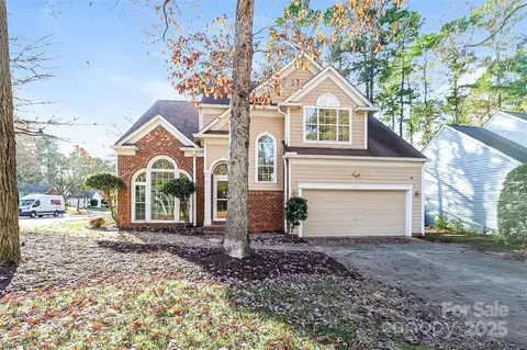 6001 Elm Cove Ln, Charlotte, NC 28269