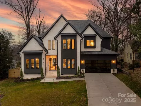 4041 Hiddenbrook Dr, Charlotte, NC 28205