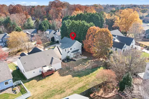 View/Area - 20332 Colony Point Ln, Cornelius, NC 28031 photo 7 of 10