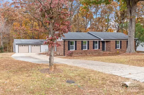 765 Laverton Ln, Rural Hall, NC 27045