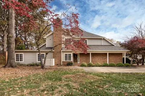 1827 Meadowood Ln, Charlotte, NC 28211