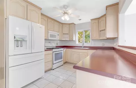 Kitchen - 130 Grapevine Ln, Tryon, NC 28782 photo 2 of 2
