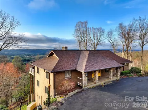300 Roberts Dr, Hendersonville, NC 28739