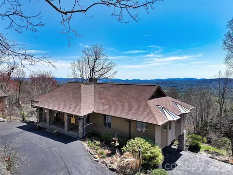 300 Roberts Dr, Hendersonville, NC 28739