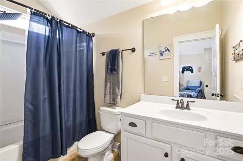 Bath - 3168 Delaware Dr, Denver, NC 28037 photo 4 of 4