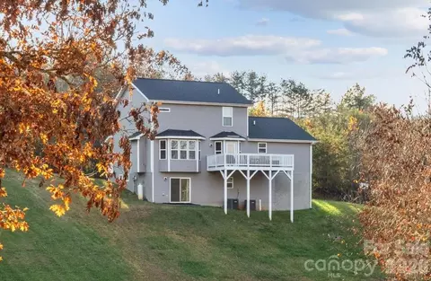 9 Old Amber Dr, Weaverville, NC 28787