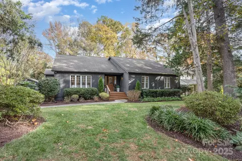 1417 Wandering Way Dr, Charlotte, NC 28226