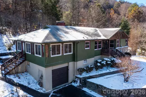 1115 Bee Tree Rd, Swannanoa, NC 28778