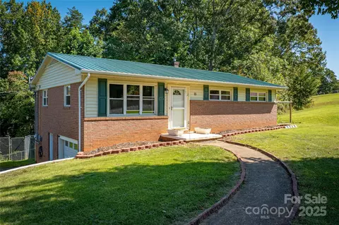 111 Baxter St, Morganton, NC 28655