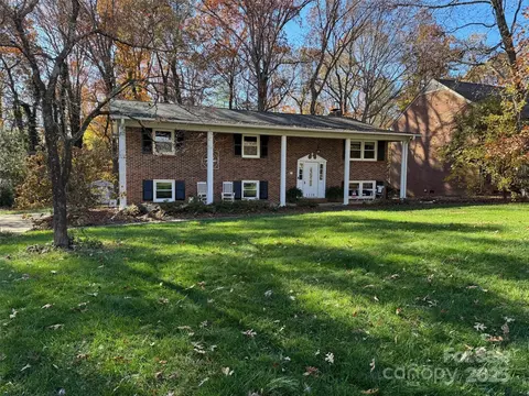 1220 18th Ne Ave NE, Hickory, NC 28601