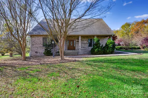1071 Caleb Setzer Rd, Newton, NC 28658