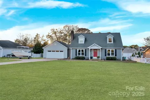 16917 Knoxwood Dr, Huntersville, NC 28078