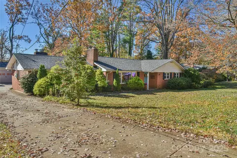 26 Bevlyn Dr, Asheville, NC 28803