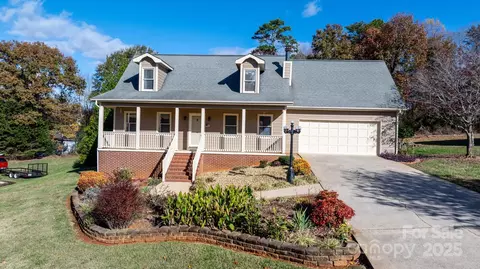 14 Hunters Creek Ln, Granite Falls, NC 28630
