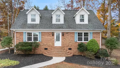 203 Helmswood Dr, Stanley, NC 28164