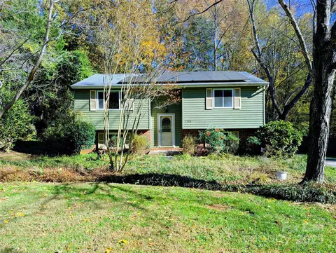 2908 Studley Rd, Charlotte, NC 28212
